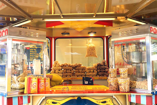 Popcorn_Stand_Vorderansicht_Theke