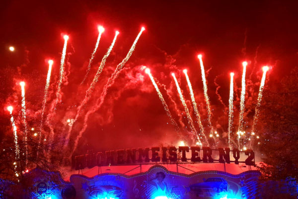 Scooter_Schriftzug_bei_Feuerwerk